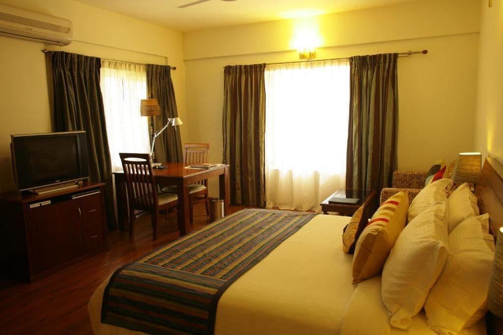 Justa Off Mg Road Bangalore Exterior foto