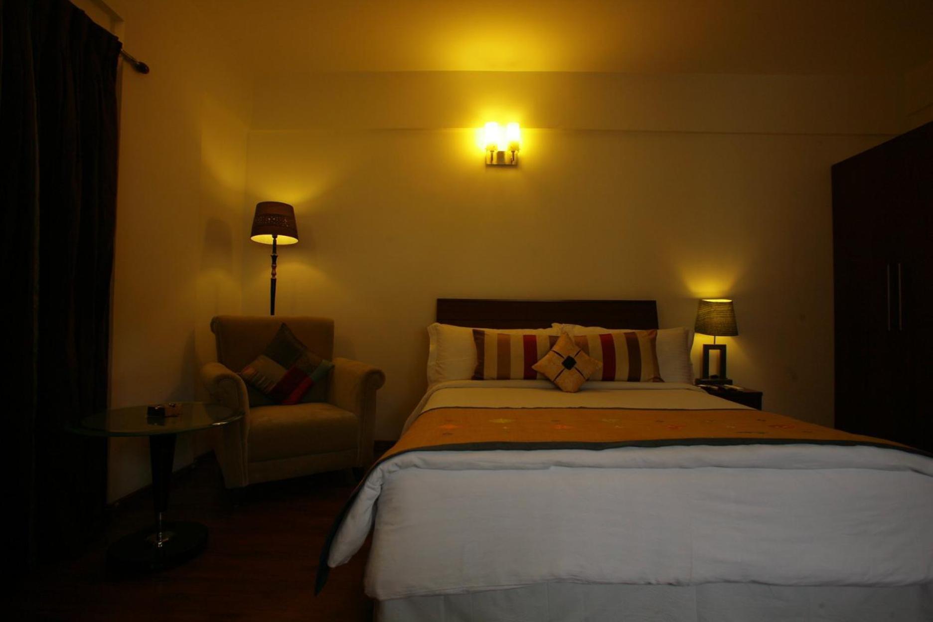 Justa Off Mg Road Bangalore Exterior foto