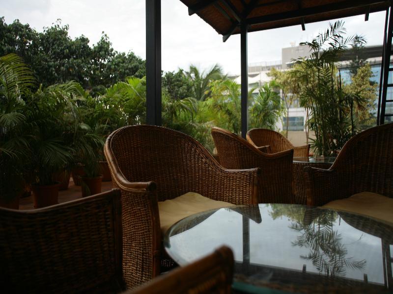 Justa Off Mg Road Bangalore Exterior foto