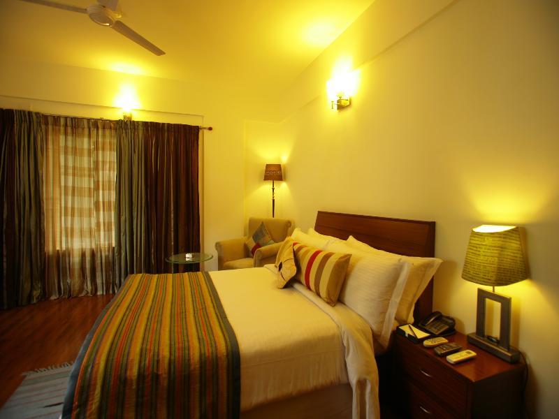Justa Off Mg Road Bangalore Exterior foto