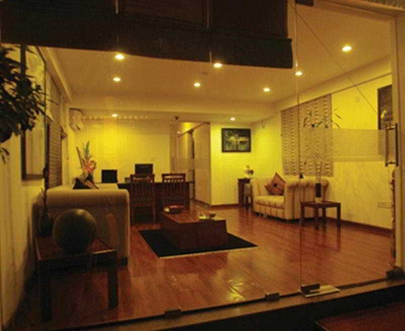 Justa Off Mg Road Bangalore Exterior foto