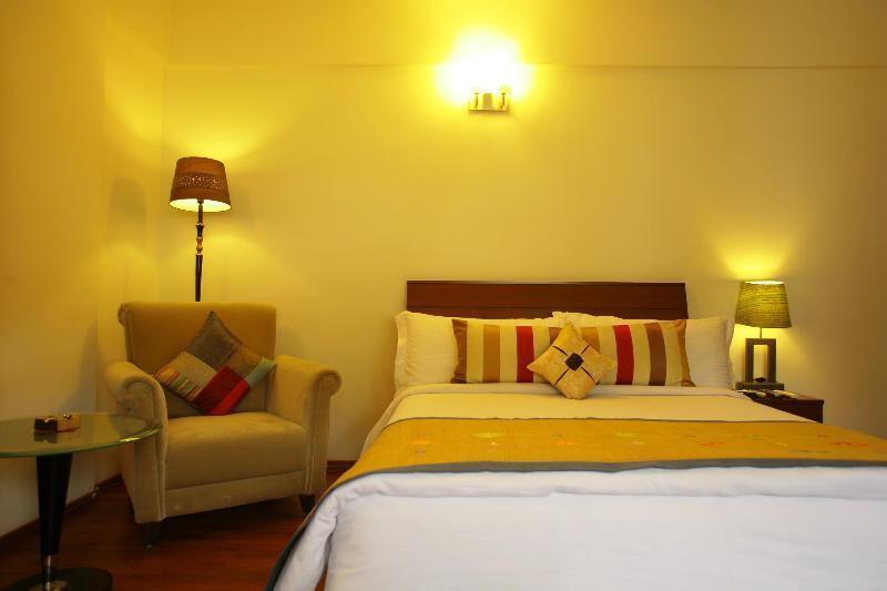 Justa Off Mg Road Bangalore Exterior foto