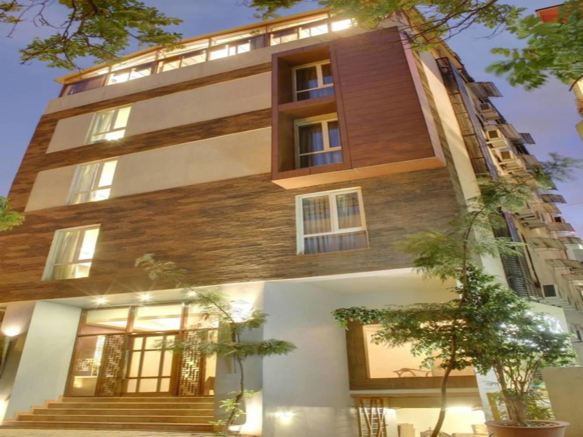 Justa Off Mg Road Hotel Bangalore Exterior foto