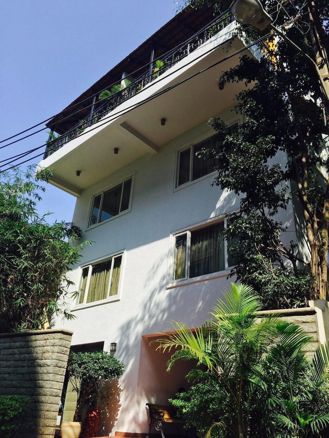 Justa Off Mg Road Bangalore Exterior foto